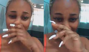 WATCH VIDEO : “I’m very sorry mum & dad” – Ghanaian lady caught on camera 'serving' blowjob in nightclub   