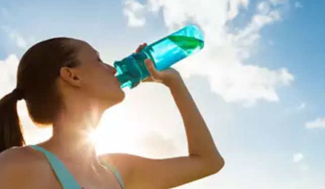 Here Is How To Know That You Are Drinking Enough Water