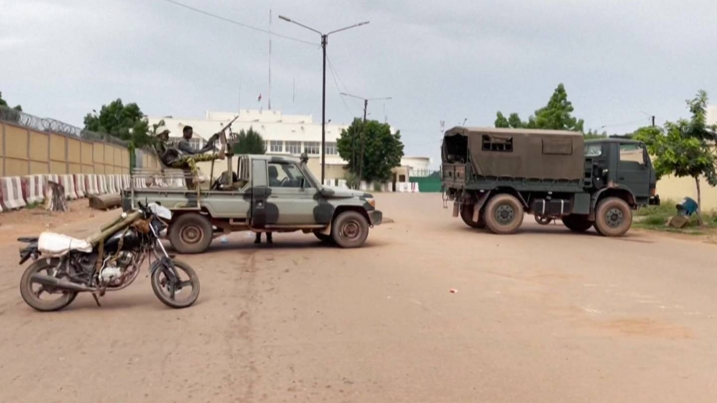 Heavy gunfire heard amid Burkina Faso mutiny