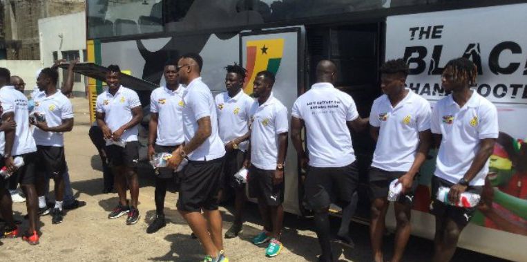 Fans Attack Black Stars As They Forced Them To Walk Out Of Their Bus After AFCON Exit